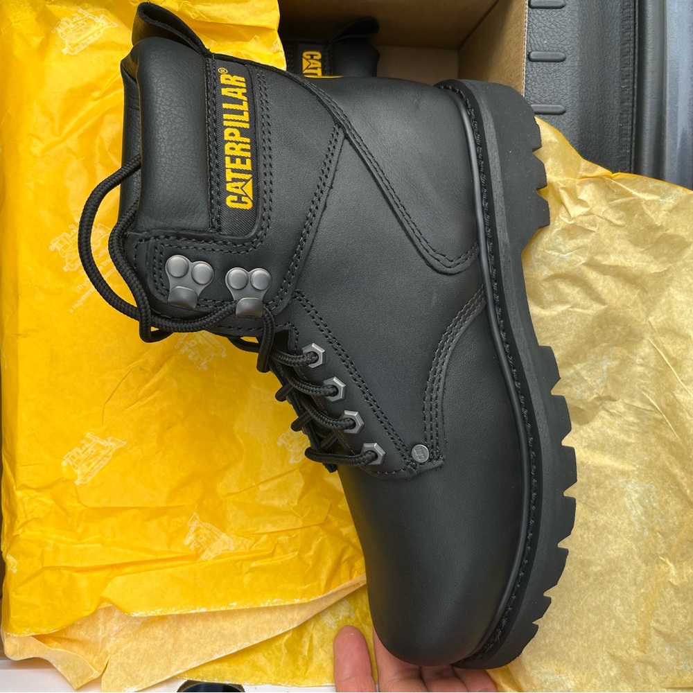 Caterpillar Black Rugged Work Boots with Leather Construction